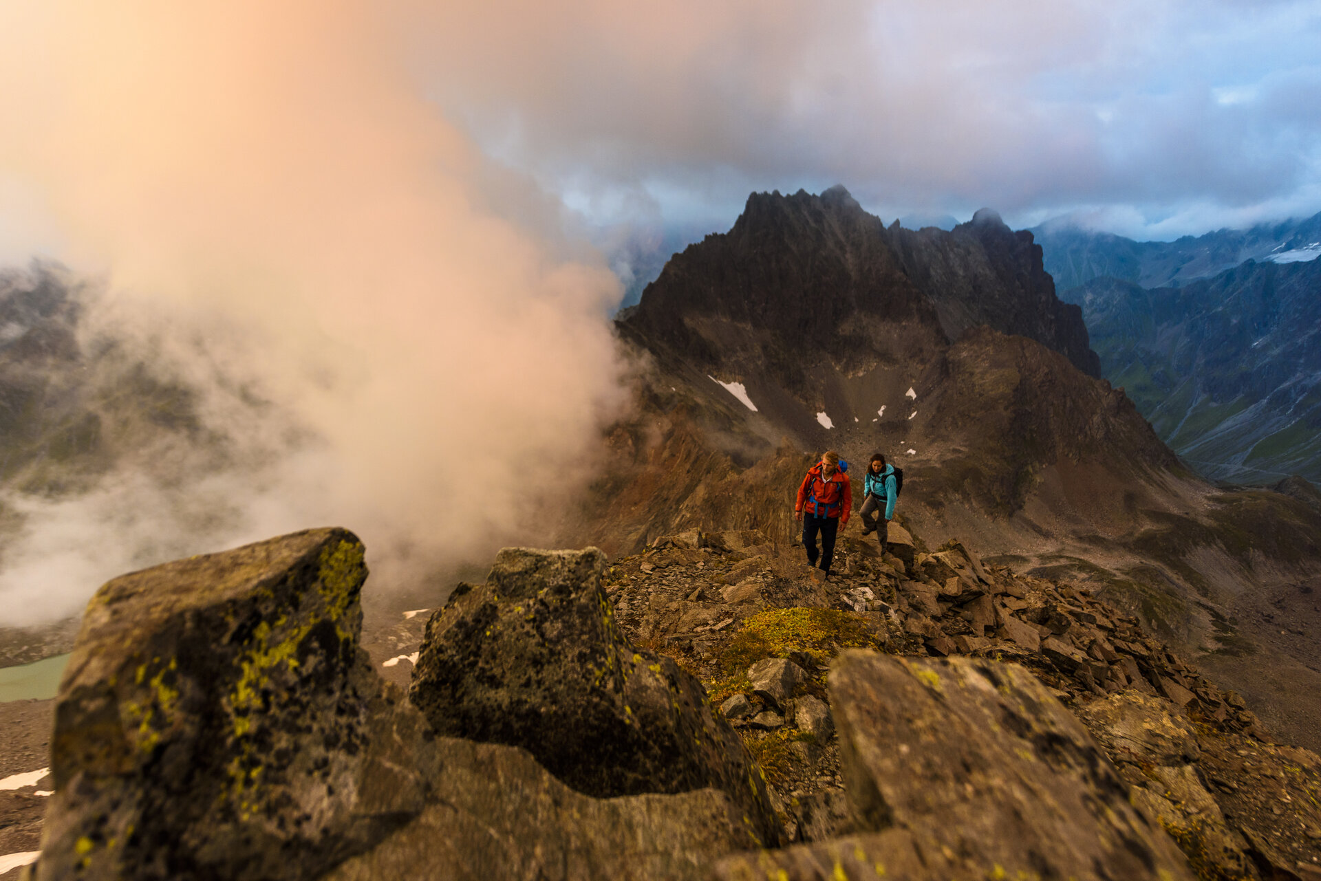 Hochtour: Wandern über Felsen | © DAV/Wolfgang Ehn